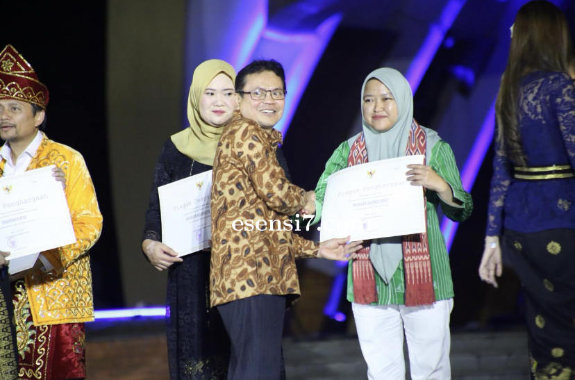Anjungan Sulawesi Barat Bersinar di TMII Award 2025, Kalahkan 33 Provinsi Lain