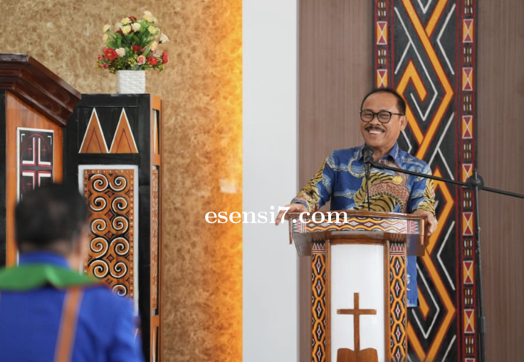 Gubernur Sulbar Resmikan Prasasti GTM Bukit Zaitun Mamuju, Janjikan Ambulans untuk Jemaat