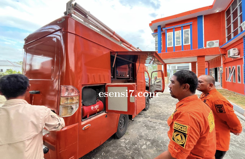 TRC BPBD Sulbar Lakukan Pengecekan Rutin Peralatan Kendaraan Komunikasi Mobile